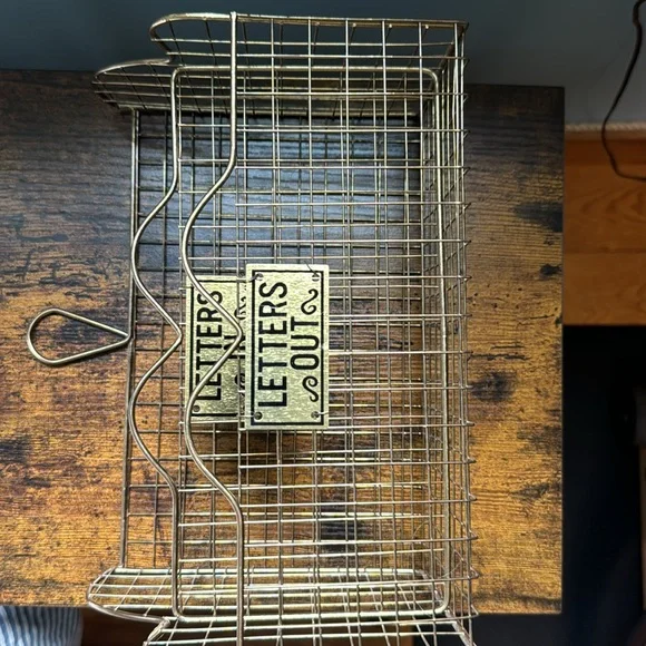 Vintage letters in/letters out mesh wire basket - Picture 3 of 4
